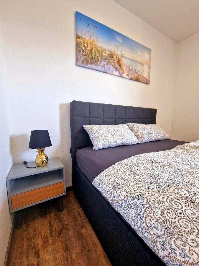 Exklusive Ferienwohnung In Lingen Holthausen 2Zim, 2Badez,Kueche,Balkon,Waschmaschine Eksteriør bilde